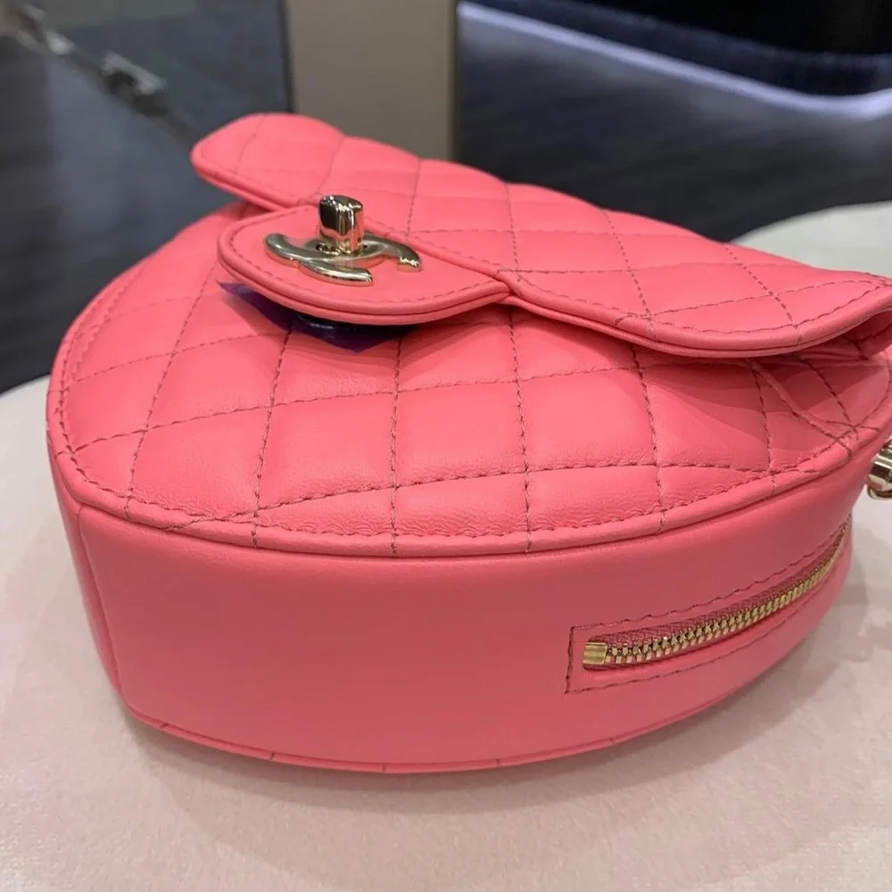 Chanel 💝 22S Love Pink Heart Bag LGHW - Picture 7 of 9